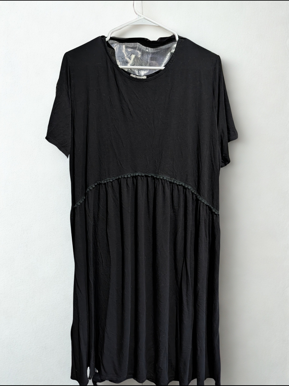 Chic Soul Black Short-Sleeve Tiered Midi Dress
